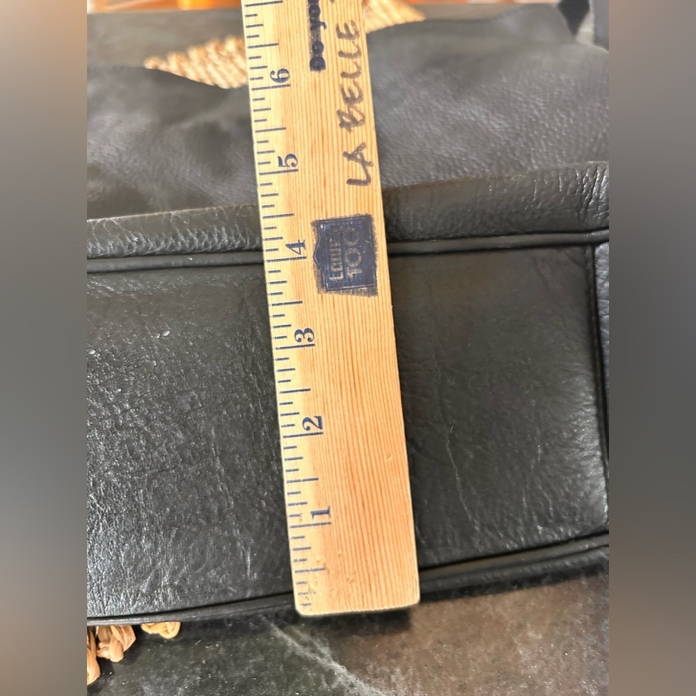 Danier genuine leather fold over bag - Picture 11 of 14